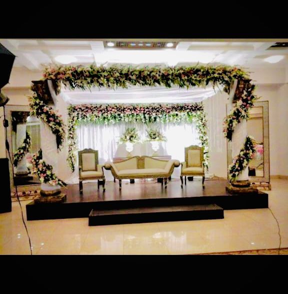 Hall Decor